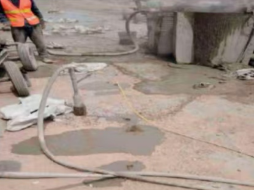 兴海水泥混凝土路面板底注浆技术 路面脱空注浆整治方案